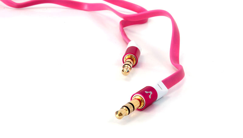 Cable De Audio Vorago Cab-108 3. 5 Mm Redondo Metalico Rosa